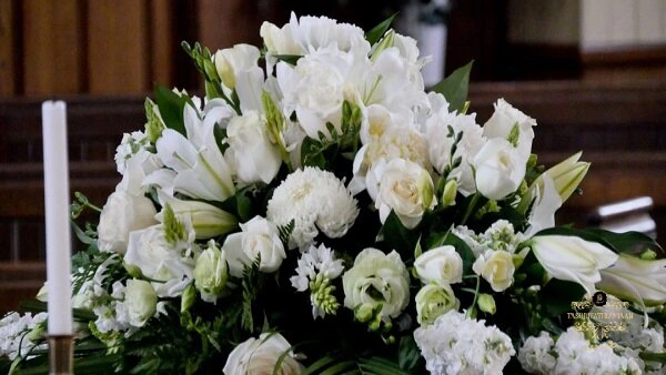 راهنمای جامع انتخاب بهترین تاج گل برای مزار